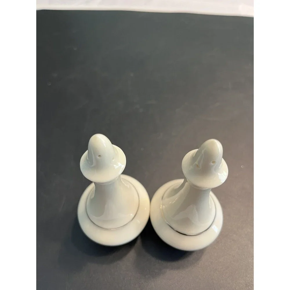 Lenox USA Regency Salt and Pepper Shakers Set Ivory with 24k Gold Trim Vintage